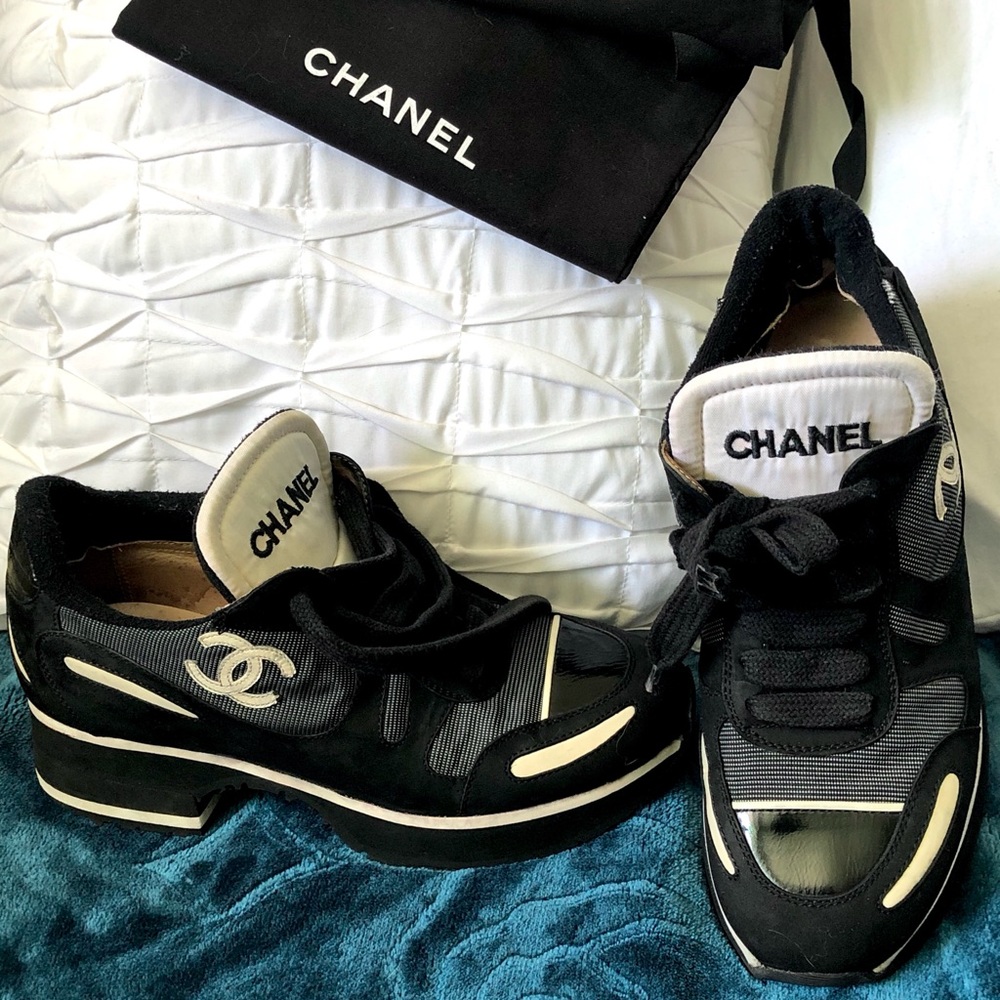 * SOLD @ AUCTION * CHANEL Vintage Sneakers - Picture 2 of 8